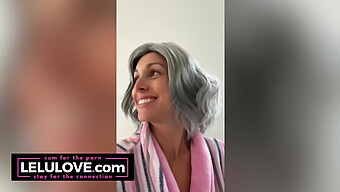 Striptease Sensual Lelu Love Dan Selfie Cermin Dengan Nenek Aku Suka Bercinta Dengan Wig Dan Latihan Vokal