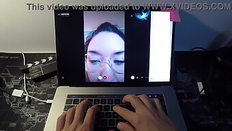 Spanische Reife Darstellerin Befriedigt Einen Fan Während Einer Webcam-Session (Vol Iii)