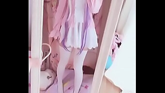 L'Avventura Cosplay Di Kanna: Ditalino Ed Esplorazione Da Sola